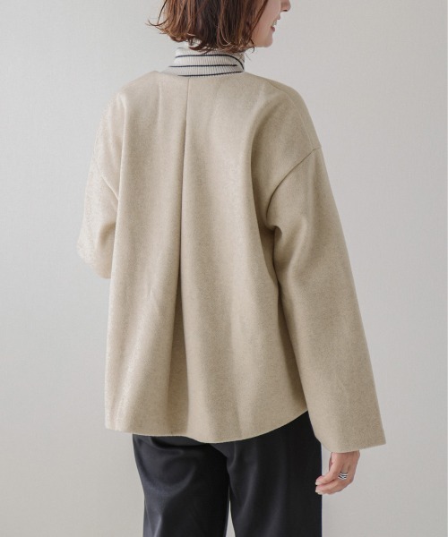 AMELY(エミリー)の「パールボタンノーカラージャケット(その他アウター・レディース・ベージュ/ブラック/チャコール・M/L)」の11枚目の写真