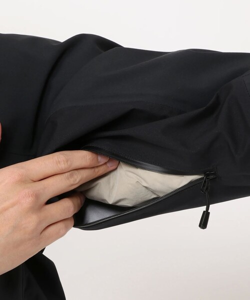 MOUNTAIN HARDWEAR（マウンテンハードウェアー）の「【Mountain Hardwear】スノーストームジャケット（ナイロンジャケット・メンズ・ベージュ系その他/ブラック系その他・M/L/S）」の6枚目の写真