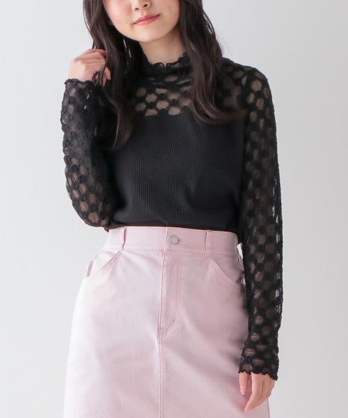 Honeys（ハニーズ）の「レース切替ハイネック（Tシャツ/カットソー・レディース・ホワイト/ブラック/ピンクベージュ/クリーム・S/M/L）」の2枚目の写真