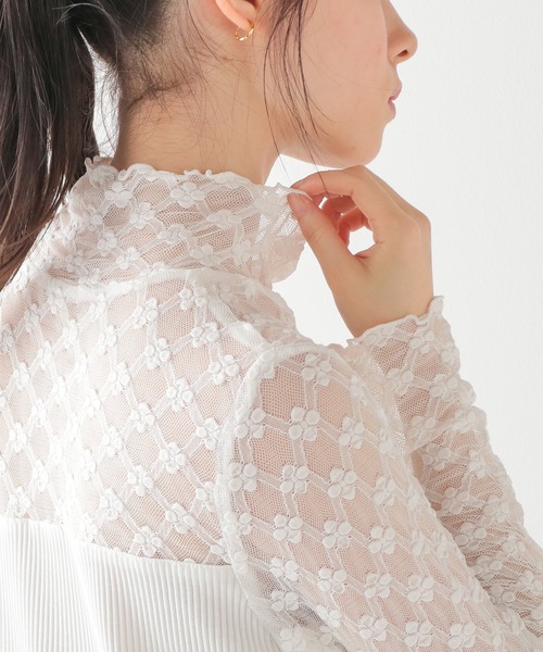 Honeys（ハニーズ）の「レース切替ハイネック（Tシャツ/カットソー・レディース・ホワイト/ブラック/ピンクベージュ/クリーム・S/M/L）」の12枚目の写真