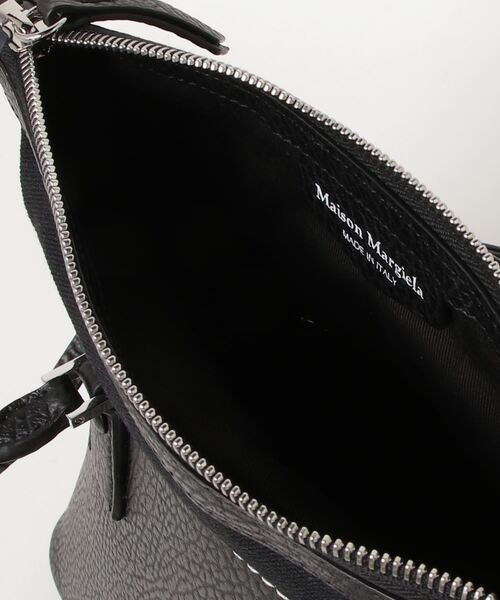 Maison Margiela（メゾンマルジェラ）の「Maison Margiela　5AC  MINI（ハンドバッグ・レディース・ブラック・FREE）」の2枚目の写真