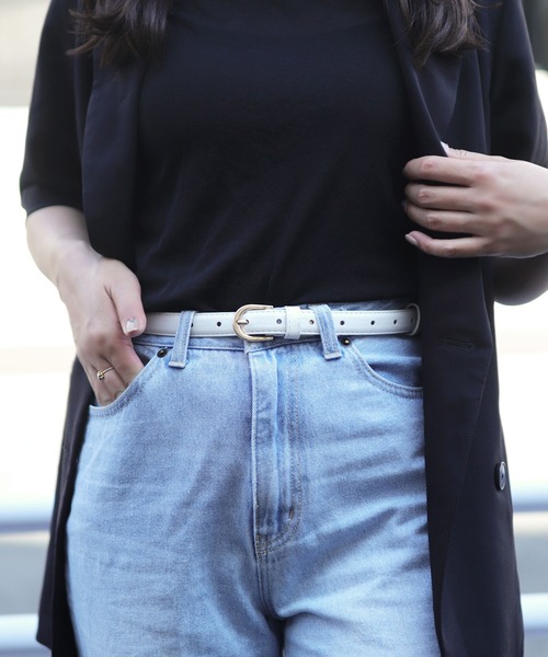 florist(フローリスト)の「【ユニセックス】ラウンドバックルPUレザーシンプル細ベルト(ベルト・レディース・ブラック/ホワイト/ダークブラウン/ブラウン・FREE)」の1枚目の写真