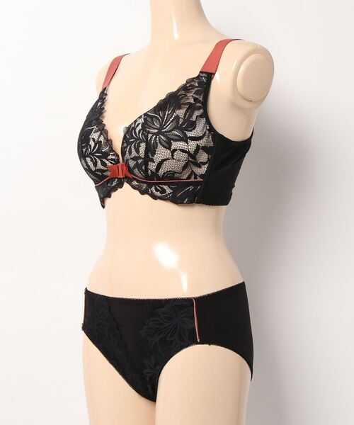 Lace Ladies(レースレディース)の「フロントホックノンワイヤーレースブラ&ショーツ 2点セット(ブラ&ショーツ・レディース・ホワイト/ミント/ベージュ/ブラック・70/85/80/75)」の16枚目の写真