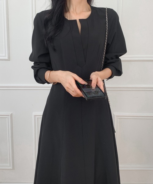 ECLIN(エクラン)の「スキッパーネックフレアワンピース(ワンピース・レディース・ブラック/ベージュ/ネイビー/カーキ・M/L)」の8枚目の写真