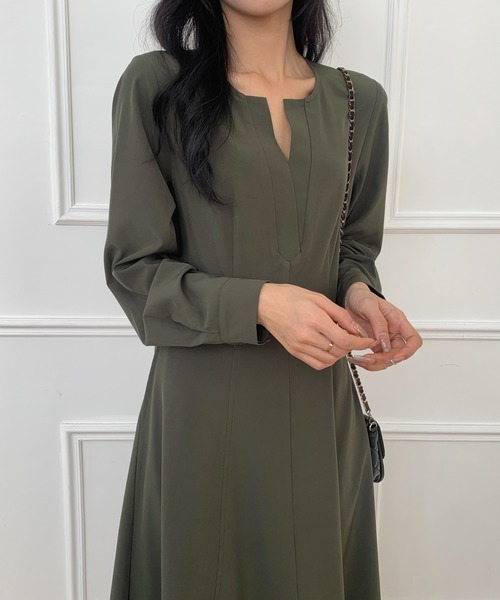 ECLIN(エクラン)の「スキッパーネックフレアワンピース(ワンピース・レディース・ブラック/ベージュ/ネイビー/カーキ・M/L)」の13枚目の写真