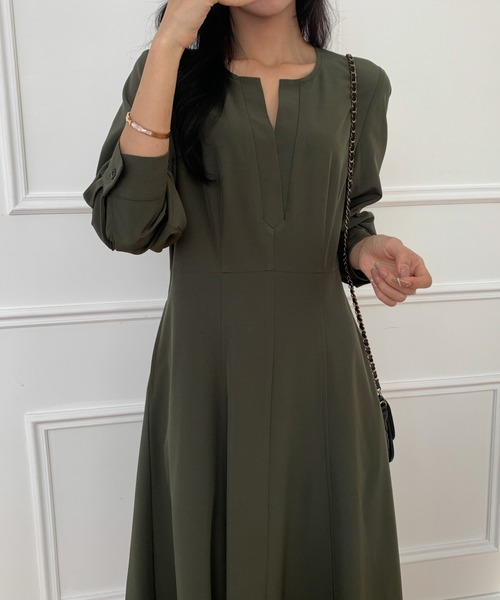 ECLIN(エクラン)の「スキッパーネックフレアワンピース(ワンピース・レディース・ブラック/ベージュ/ネイビー/カーキ・M/L)」の16枚目の写真