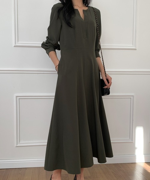 ECLIN(エクラン)の「スキッパーネックフレアワンピース(ワンピース・レディース・ブラック/ベージュ/ネイビー/カーキ・M/L)」の22枚目の写真
