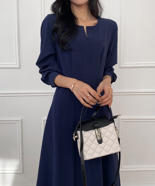 ECLIN(エクラン)の「スキッパーネックフレアワンピース(ワンピース・レディース・ブラック/ベージュ/ネイビー/カーキ・M/L)」の17枚目の写真