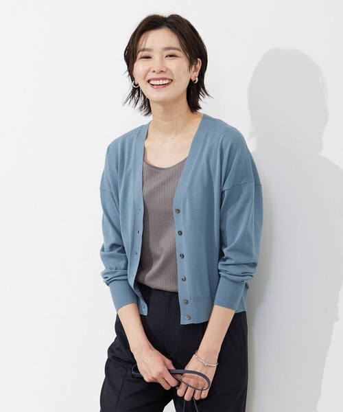J.PRESS(ジェイプレス)の「【洗える】 Co/Peライト Vネック ショート カーディガン(カーディガン/ボレロ・レディース・アイボリー系/ライトグレー系/ネイビー系/スモーキーグリーン系・T15/T13)」の3枚目の写真