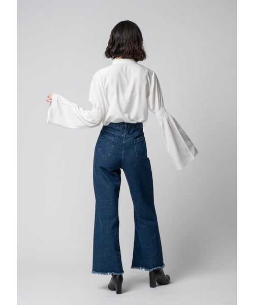 Adoon plain（アドーンプレーン）の「【新色を加えて再登場】トライアングルネックブラウス（シャツ/ブラウス・レディース・グレイッシュベージュ/ホワイト/ホワイト系その他/ブラック/パープル・FREE）」の11枚目の写真