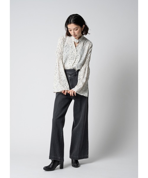 Adoon plain（アドーンプレーン）の「【新色を加えて再登場】トライアングルネックブラウス（シャツ/ブラウス・レディース・グレイッシュベージュ/ホワイト/ホワイト系その他/ブラック/パープル・FREE）」の15枚目の写真