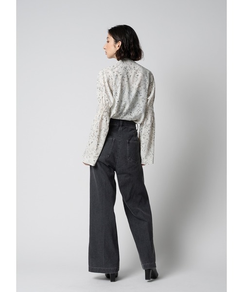 Adoon plain（アドーンプレーン）の「【新色を加えて再登場】トライアングルネックブラウス（シャツ/ブラウス・レディース・グレイッシュベージュ/ホワイト/ホワイト系その他/ブラック/パープル・FREE）」の17枚目の写真