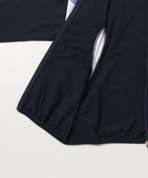 le coq sportif(ルコックスポルティフ)の「ルコックスポルティフ ソロテックスSUNSCREENクロスジャケット(パーカー・レディース・ネイビー/ホワイト/ブルー・XL/M/L/S)」の5枚目の写真