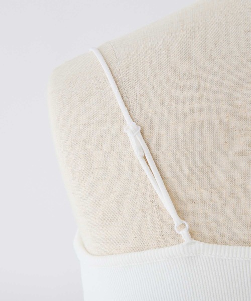 one after another NICE CLAUP（ワンアフターアナザーナイスクラップ）の「カップ付きシンプルキャミソール（キャミソール・レディース・オフホワイト/ブラック/ピンク/オートミール・FREE）」の20枚目の写真