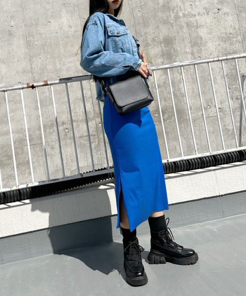 LVEU.(ラブユ.)の「【LVEU.】スクエアフラップショルダーバッグ / バッグ 鞄 BAG フラップ ミニ ショルダー 合皮 ブラック グレー(ショルダーバッグ・レディース・グレー/ブラック・FREE)」の5枚目の写真