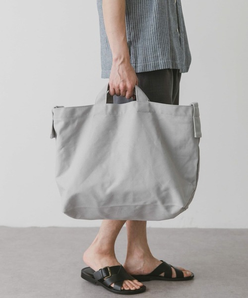 URBAN RESEARCH DOORS（アーバンリサーチドアーズ）の「キャンバスショルダーバッグ（ショルダーバッグ・メンズ・ナチュラル/ライトグレー・-）」の7枚目の写真