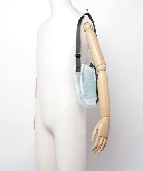 CRAZY CREEK（クレイジークリーク）の「CRAZY CREEK クレイジークリーク メッシュボールポーチ（ショルダーバッグ・メンズ・ホワイト/ブラック・FREE）」の21枚目の写真