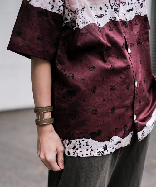 〈早い者勝ち〉NOMA t.d バンダナプリント半袖シャツ ブルー NOMA t.d.（ノーマティーディー）の「【NOMA t.d. for LA BOUCLE
