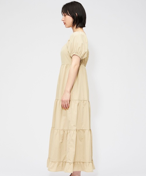 FOREVER 21（フォーエバー トゥエンティーワン）の「［超寿命素材］スクエアティアードワンピース（ワンピース・レディース・アイボリー/ブラック/ベージュ/グリーン・SMALL/MEDIUM）」の11枚目の写真