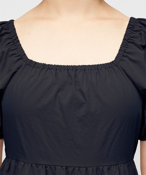 FOREVER 21（フォーエバー トゥエンティーワン）の「［超寿命素材］スクエアティアードワンピース（ワンピース・レディース・アイボリー/ブラック/ベージュ/グリーン・SMALL/MEDIUM）」の17枚目の写真