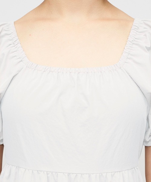 FOREVER 21（フォーエバー トゥエンティーワン）の「［超寿命素材］スクエアティアードワンピース（ワンピース・レディース・アイボリー/ブラック/ベージュ/グリーン・SMALL/MEDIUM）」の8枚目の写真