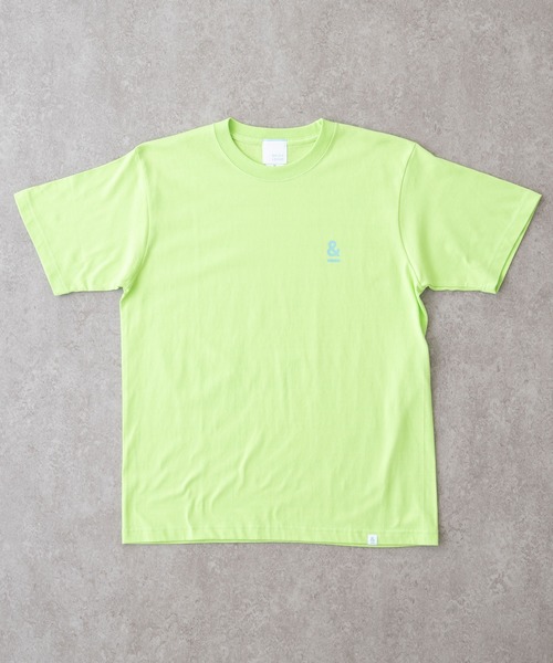 BRICK & SONS（ブリックアンドサンズ）の「&プリント半袖Tシャツ（Tシャツ/カットソー・メンズ・ロイヤルブルー/グリーン/ベビーピンク/ホワイト/ブラック/セージグリーン/ライム/イエロー/レッド/インディゴブルー/ピンク・L/S/M/XS/XL）」の3枚目の写真