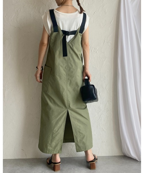 She's Closet(シーズクローゼット)の「フロントジップハイウエストロングミリタリージャンパースカートワンピース(ジャンパースカート・レディース・ブラック/カーキ/チャコールグレー/グレイッシュベージュ/オフホワイト・FREE/SMALL)」の12枚目の写真