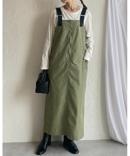 She's Closet(シーズクローゼット)の「フロントジップハイウエストロングミリタリージャンパースカートワンピース(ジャンパースカート・レディース・ブラック/カーキ/チャコールグレー/グレイッシュベージュ/オフホワイト・FREE/SMALL)」の13枚目の写真