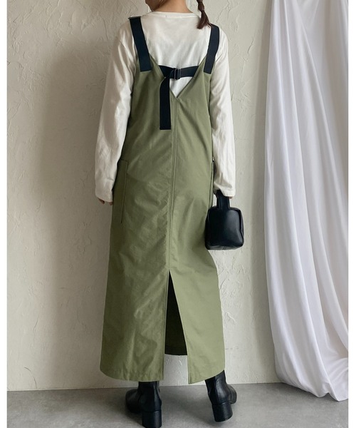 She's Closet(シーズクローゼット)の「フロントジップハイウエストロングミリタリージャンパースカートワンピース(ジャンパースカート・レディース・ブラック/カーキ/チャコールグレー/グレイッシュベージュ/オフホワイト・FREE/SMALL)」の14枚目の写真