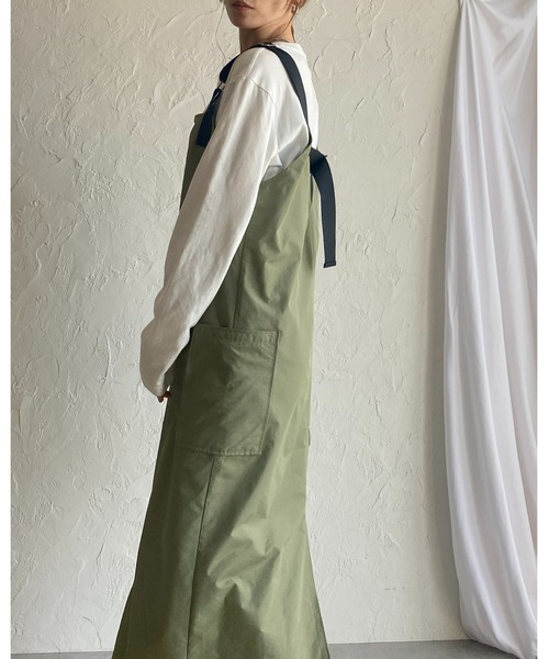 She's Closet(シーズクローゼット)の「フロントジップハイウエストロングミリタリージャンパースカートワンピース(ジャンパースカート・レディース・ブラック/カーキ/チャコールグレー/グレイッシュベージュ/オフホワイト・FREE/SMALL)」の15枚目の写真