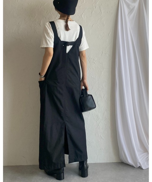 She's Closet(シーズクローゼット)の「フロントジップハイウエストロングミリタリージャンパースカートワンピース(ジャンパースカート・レディース・ブラック/カーキ/チャコールグレー/グレイッシュベージュ/オフホワイト・FREE/SMALL)」の18枚目の写真