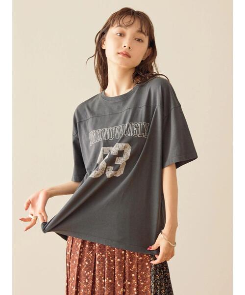AMERICAN HOLIC（アメリカンホリック）の「製品染めナンバーロゴカットプルオーバー（Tシャツ/カットソー・レディース・チャコールグレー/ブラウン・L/M）」の5枚目の写真