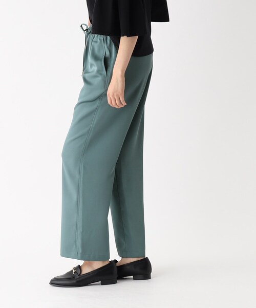 OPAQUE.CLIP(オペークドットクリップ)の「◆サテンイージーワイドストレートパンツ【洗濯機洗い可】(その他パンツ・レディース・ライトブルー/チャコールグレー/キャメル・40/38)」の13枚目の写真