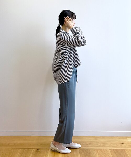 OPAQUE.CLIP(オペークドットクリップ)の「◆サテンイージーワイドストレートパンツ【洗濯機洗い可】(その他パンツ・レディース・ライトブルー/チャコールグレー/キャメル・40/38)」の16枚目の写真