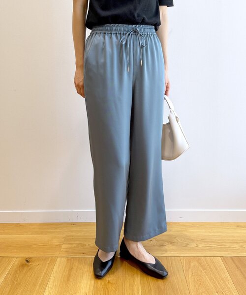 OPAQUE.CLIP(オペークドットクリップ)の「◆サテンイージーワイドストレートパンツ【洗濯機洗い可】(その他パンツ・レディース・ライトブルー/チャコールグレー/キャメル・40/38)」の1枚目の写真