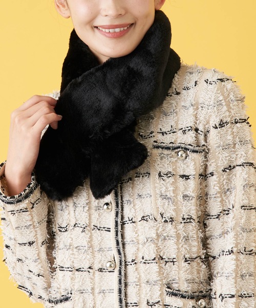 en recre(アンレクレ)の「フェイクファーティペット(マフラー・レディース・ライトグレー/チョコ/ブラック/ライトブラウン・FREE)」の2枚目の写真