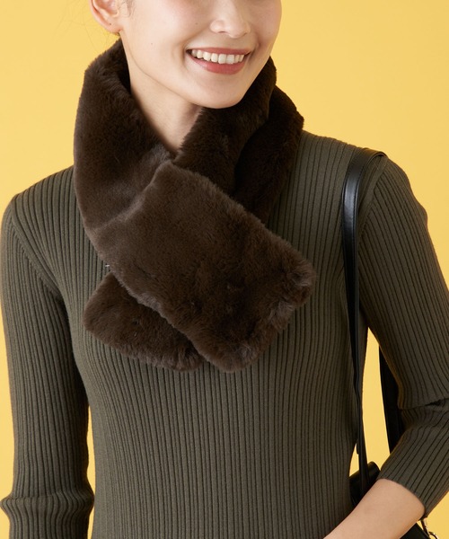 en recre(アンレクレ)の「フェイクファーティペット(マフラー・レディース・ライトグレー/チョコ/ブラック/ライトブラウン・FREE)」の8枚目の写真