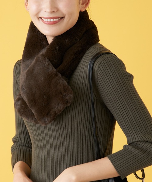 en recre(アンレクレ)の「フェイクファーティペット(マフラー・レディース・ライトグレー/チョコ/ブラック/ライトブラウン・FREE)」の9枚目の写真
