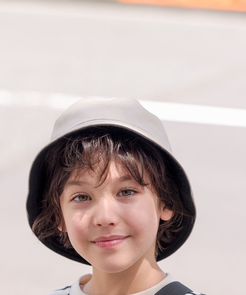 GLOBAL WORK(グローバルワーク)の「洗えるリバーシブルバケットHAT/974037(ハット・キッズ・オフホワイト/ブラック・LARGE/MEDIUM)」の4枚目の写真