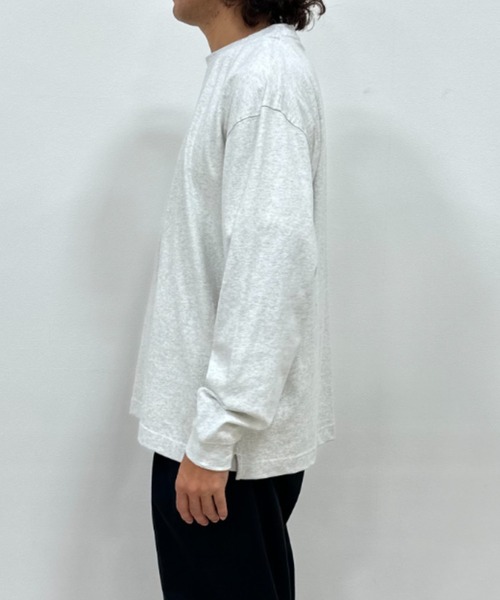 NAVY（ネイビー）の「USコットン  オーバーサイズロングスリーブTシャツ（Tシャツ/カットソー・メンズ・チャコール/ホワイト/ブルー/マスタード/ブラック/オートミール/ブラウン/ダークグリーン・M/S/XXL/XL/L）」の22枚目の写真