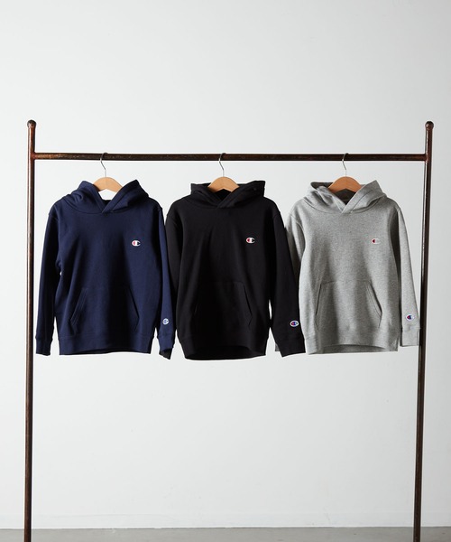 Champion（チャンピオン）の「【Champion】CK-Y101 HOODED SWEATSHIRT / チャンピオン ロゴ プルオーバー パーカー キッズ用（パーカー・キッズ・ブラック/グレー/ネイビー/オートミール・120cm/140cm/100cm/150cm/130cm/160cm）」の5枚目の写真