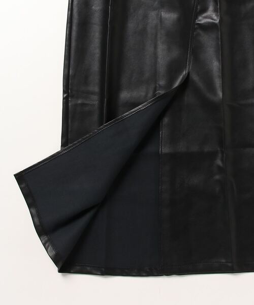 VeLV(ヴェルヴ)の「FAKE LEATHER SLIT SKIRT フェイクレザースリットスカート(スカート・レディース・ブラック・FREE)」の14枚目の写真