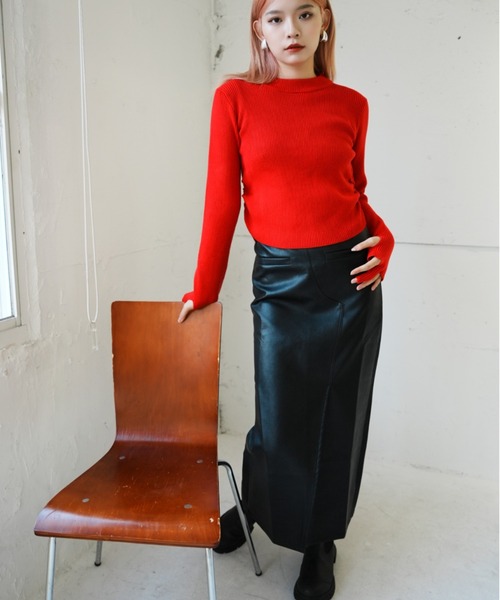 VeLV(ヴェルヴ)の「FAKE LEATHER SLIT SKIRT フェイクレザースリットスカート(スカート・レディース・ブラック・FREE)」の11枚目の写真