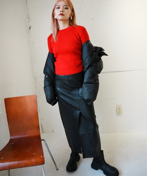 VeLV(ヴェルヴ)の「FAKE LEATHER SLIT SKIRT フェイクレザースリットスカート(スカート・レディース・ブラック・FREE)」の13枚目の写真