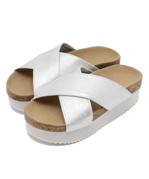 DISCOAT（ディスコート）の「【Discoat】クロス厚底サンダル（サンダル・レディース・ホワイト/ブラック/シルバー・MEDIUM/LARGE）」の13枚目の写真