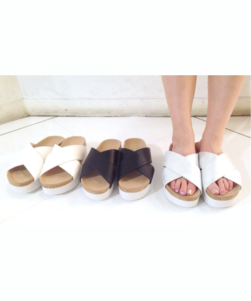 DISCOAT（ディスコート）の「【Discoat】クロス厚底サンダル（サンダル・レディース・ホワイト/ブラック/シルバー・MEDIUM/LARGE）」の14枚目の写真