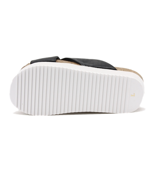 DISCOAT（ディスコート）の「【Discoat】クロス厚底サンダル（サンダル・レディース・ホワイト/ブラック/シルバー・MEDIUM/LARGE）」の16枚目の写真