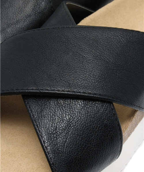 DISCOAT（ディスコート）の「【Discoat】クロス厚底サンダル（サンダル・レディース・ホワイト/ブラック/シルバー・MEDIUM/LARGE）」の9枚目の写真