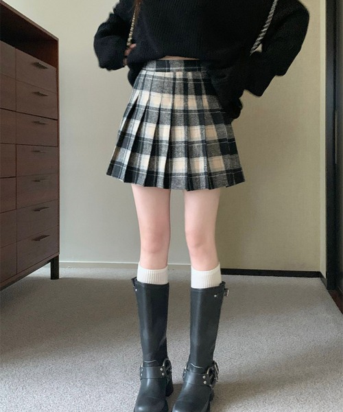 Nia(ニア)の「Nia(ニア)/レトロチェック ミニプリーツスカート(スカート・レディース・ブラック/レッド/ブラウン・LARGE/MEDIUM/SMALL)」の18枚目の写真