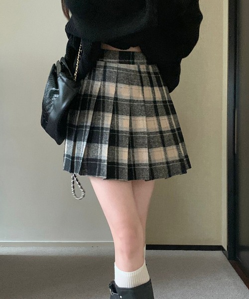 Nia(ニア)の「Nia(ニア)/レトロチェック ミニプリーツスカート(スカート・レディース・ブラック/レッド/ブラウン・LARGE/MEDIUM/SMALL)」の21枚目の写真